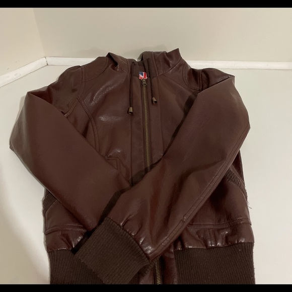 Leather jacket - Picture 3 of 3